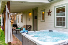 Longhorn Lodge - Fire Pit & Hot Tub